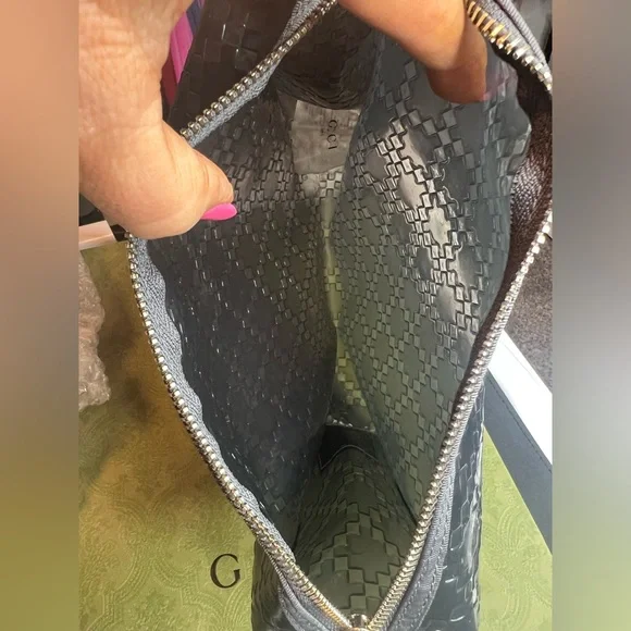 Gucci Beauty Bag - Picture 7 of 11